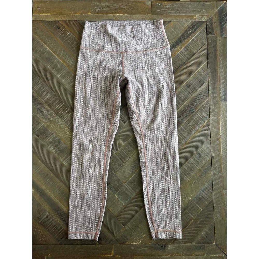 Lululemon Wunder Under High Rise Leggings Chevron Pattern Size 8 - Picture 1 of 5